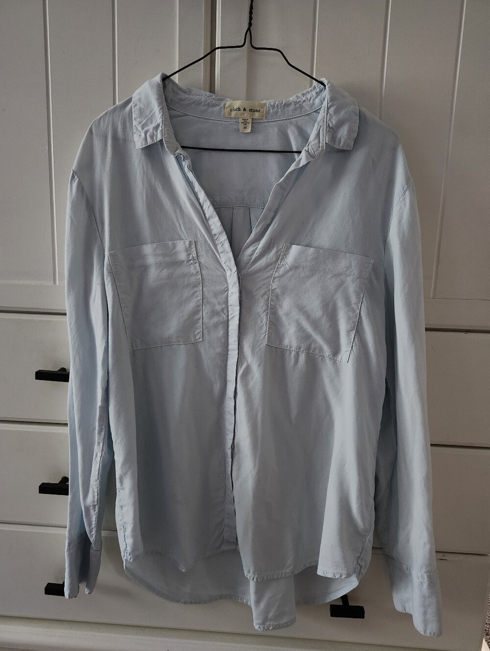 Anthropoligie cloth & stone Pale Blue Button-Down Pocket Shirt Sz M
